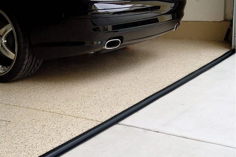 Best Garage Door Threshold Seals In 2023: Buying Guide