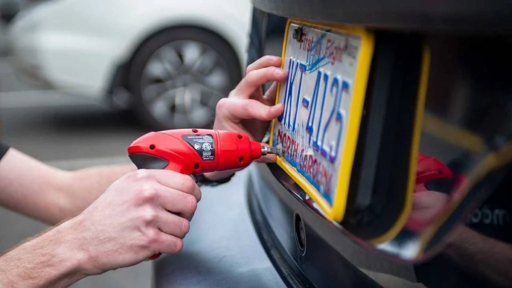 Best License Plate Covers Guide And Comparison In 2023